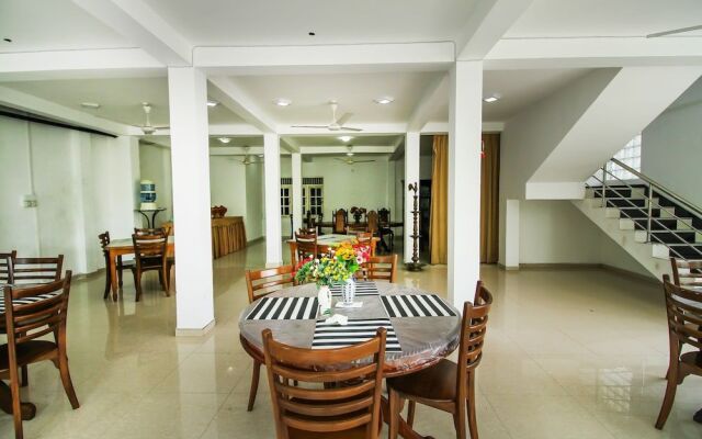 OYO 347 Hotel Empryean