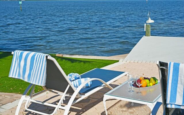 Ocean Sunrise Apartment 5