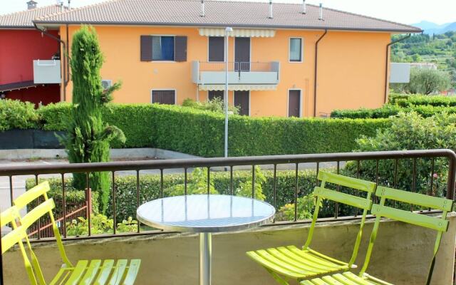 Newly Renovated Holiday Home With Scenic Hill-view
