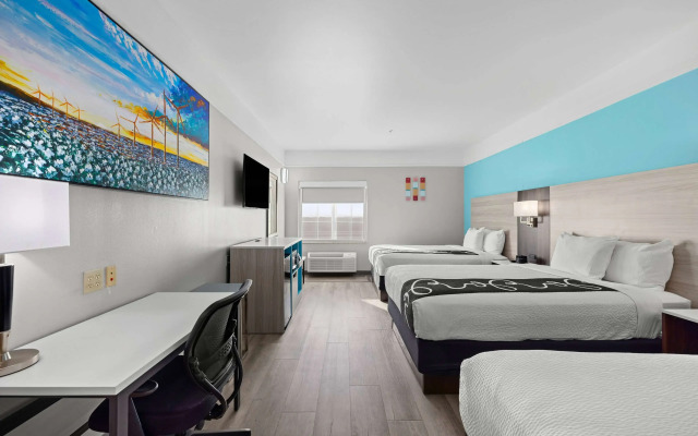 La Quinta Inn & Suites by Wyndham Raymondville