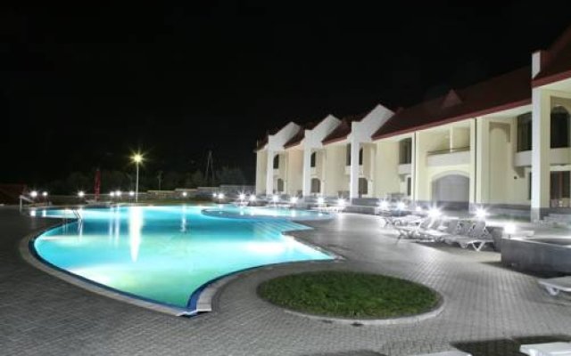 Harsnaqar Hotel Complex And Water World