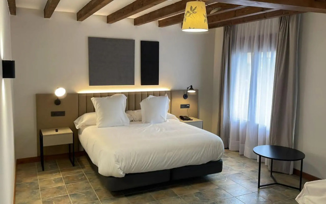 4Us Rioja Wine Hotel
