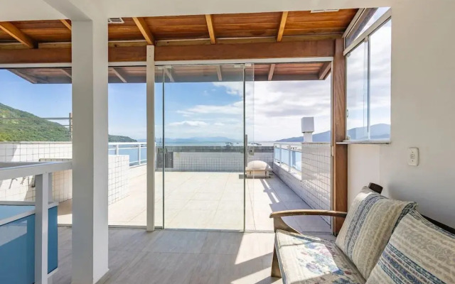 3BR Beachfront House w/ BBQ Apc2200