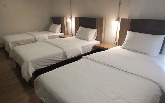09 Hostel