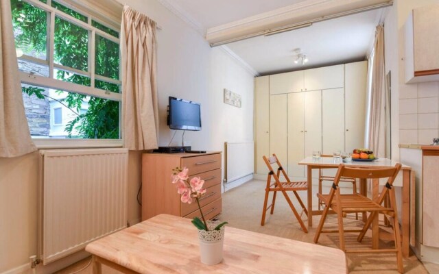 Cute and Functional Studio Flat in Paddington