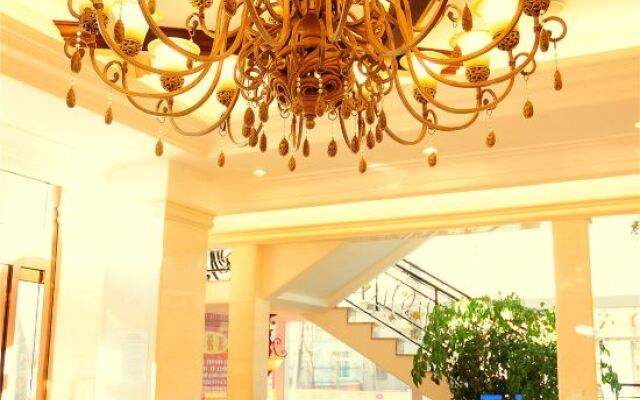Xintiandi Fashion Hotel (Wafangdian Railway Station)