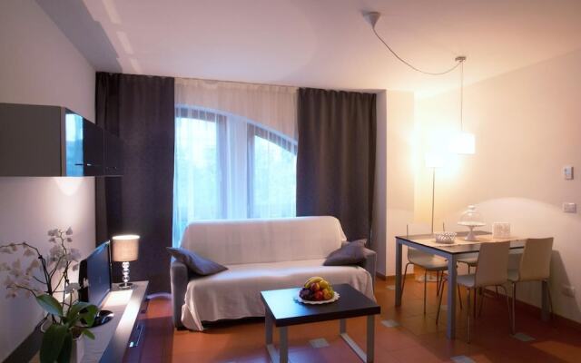Aparthotel Lacroma