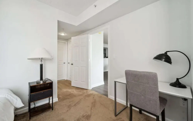 2BR Luxury City Suite With Gym & Pool