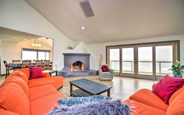Luxurious Newport Estate w/ Spa & Lighthouse Views
