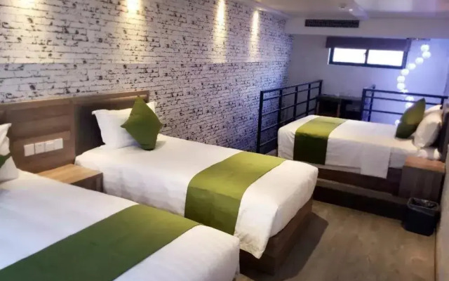 Zhonghao Cheng Shi Lin She