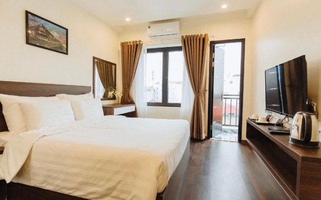 Paragon House & Residence