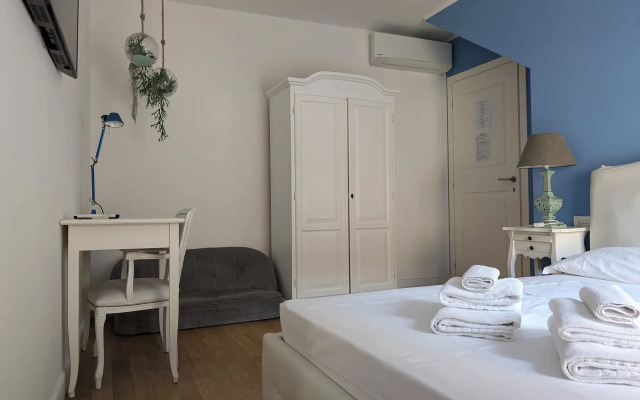 Cosmopolitan Central Rooms