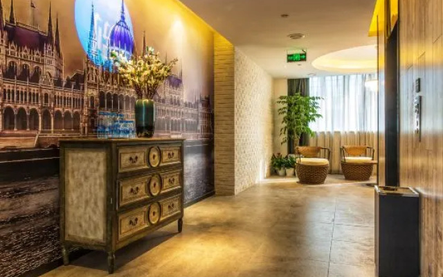 Tiangang Manfei Hotel (Ningbo Southern Business District Luomeng Universal City Store) – Lobby – Ningbo