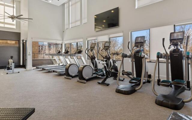 Denver | Alluring 1BD/1BA Riverfront Apartment
