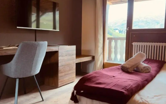 Alpeen Hotel