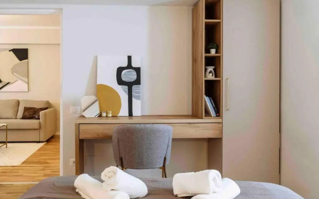 Stunning Views 2BR Intercontinental Flat