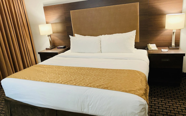 Ramada by Wyndham Belleville Harbourview Conference Centre