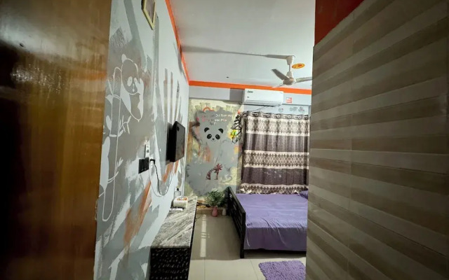 Hostel by zoo family