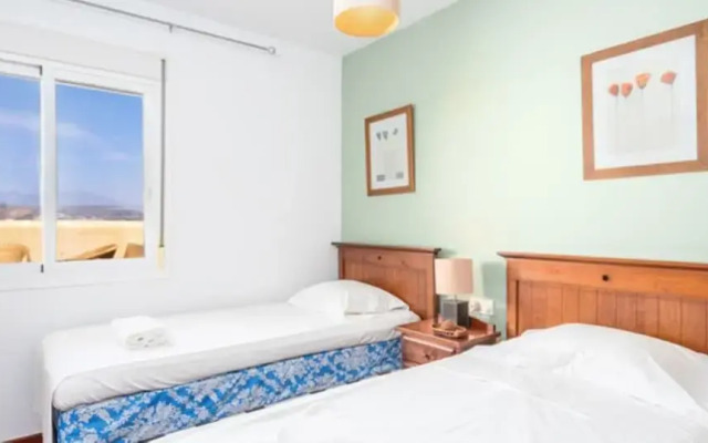 Apartment - 3 Bedrooms with Pool and WiFi - 107926