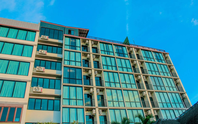 The Sixteenth Naiyang Beach Hotel