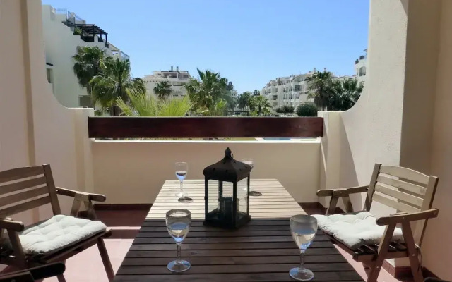 Beautiful 2 Bedroom 2 Bathroom Apartment With Pool