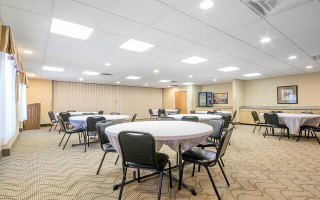 Comfort Suites Louisville Airport