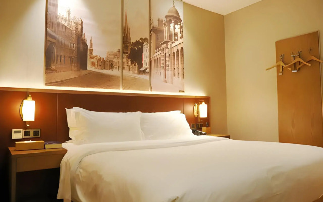 James Joyce Coffetel Dongxiaonan