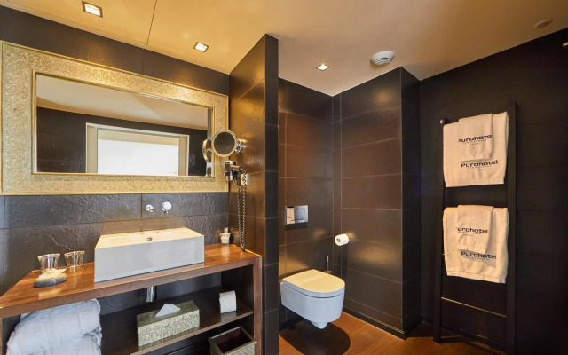 Puro Oasis Urban Hotel