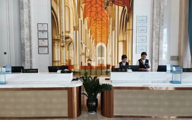 Vienna International Hotel （Tongnan Red Star Macalline）