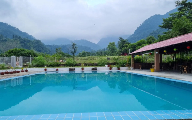 Balaut Camp - Resort
