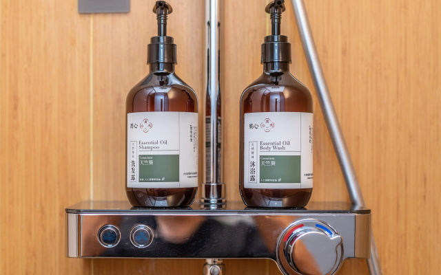 White Palace Hotel