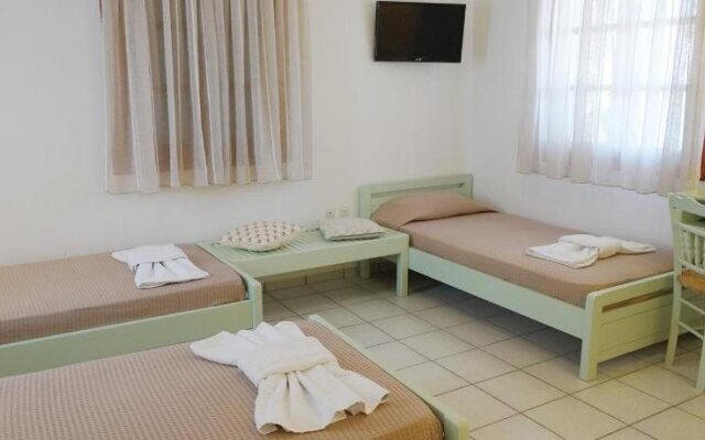 Glyfada Beach Studios
