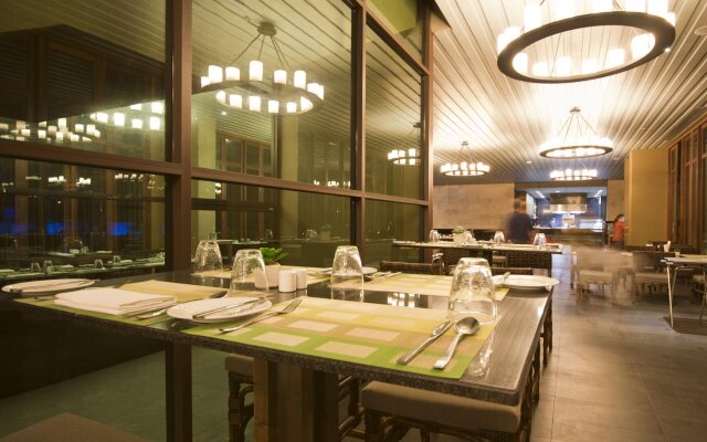 SUNSURI PHUKET, Nai Harn Beach