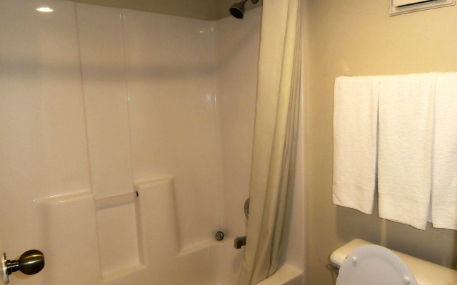 Americas Best Value Inn Tucker