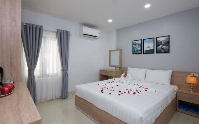 Luna House Danang