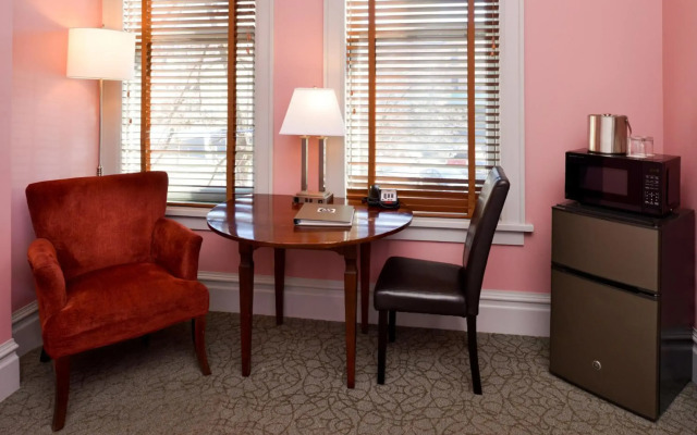 Montvale Hotel
