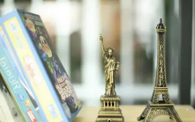 Seven Seconds Time Capsule Youth Hostel