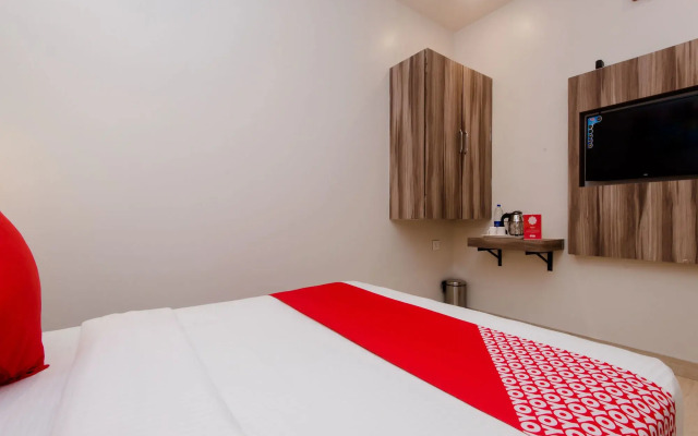 OYO 13044 Hotel Abad Inn