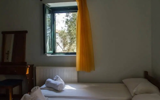 Ersi - Modern villa near the beach