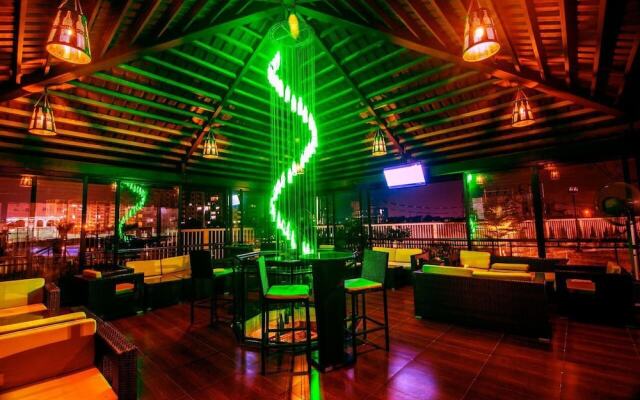 Club Paraiso