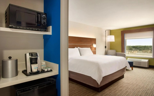 Holiday Inn Express Inn & Suites Searcy by IHG
