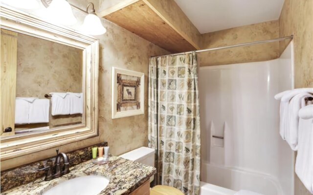 Tannhauser 212 - 2 Br Condo