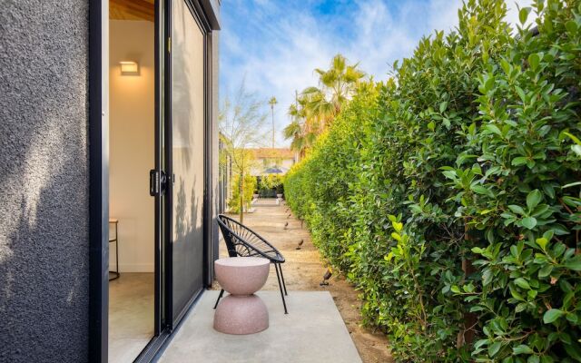 Blackhaus Suites by AvantStay – Modern Comfort in Downtown Palm Springs