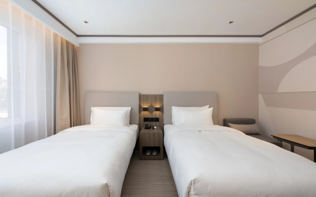 HanTing Hotel (Dalian North Station South Square)