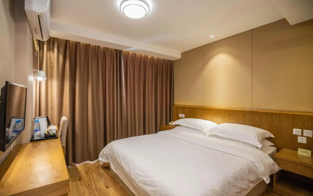 Jinquan Business Hotel (Yan'an Hospital Jiaosanqiao Metro Station)
