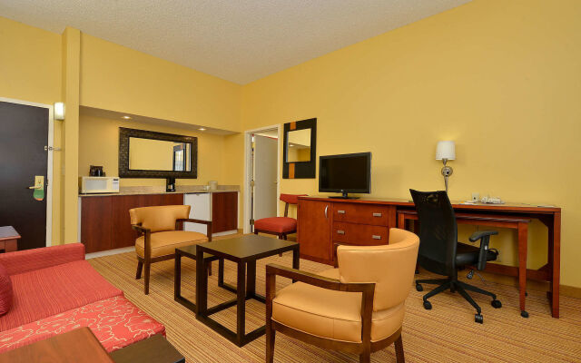 Courtyard By Marriott Bentonville