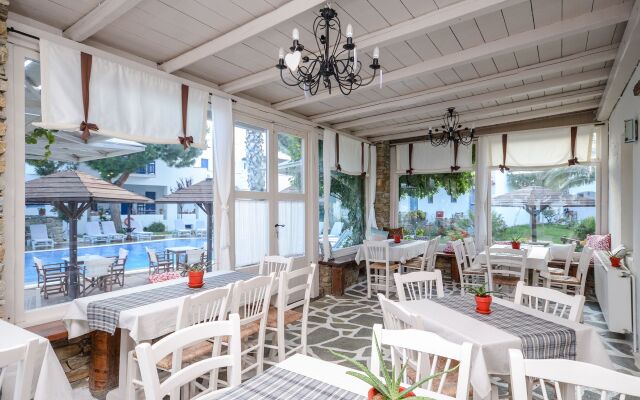 Alkyoni Beach Hotel