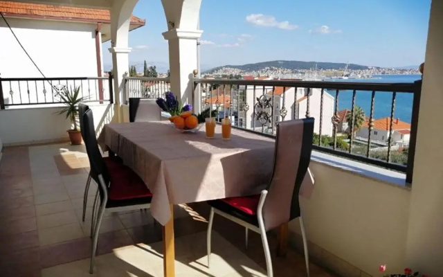 Apartment Libe With Sea View Trogir