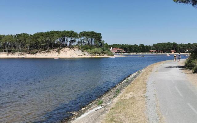Maisonnette 5 personnes dans résidence avec piscine