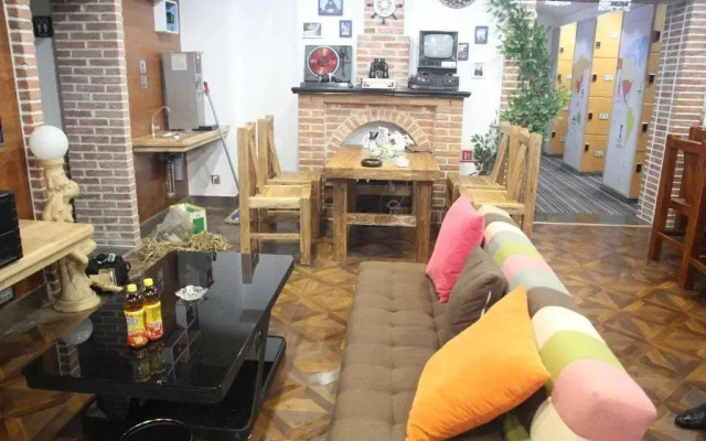 Ziyuoxing International Hostel